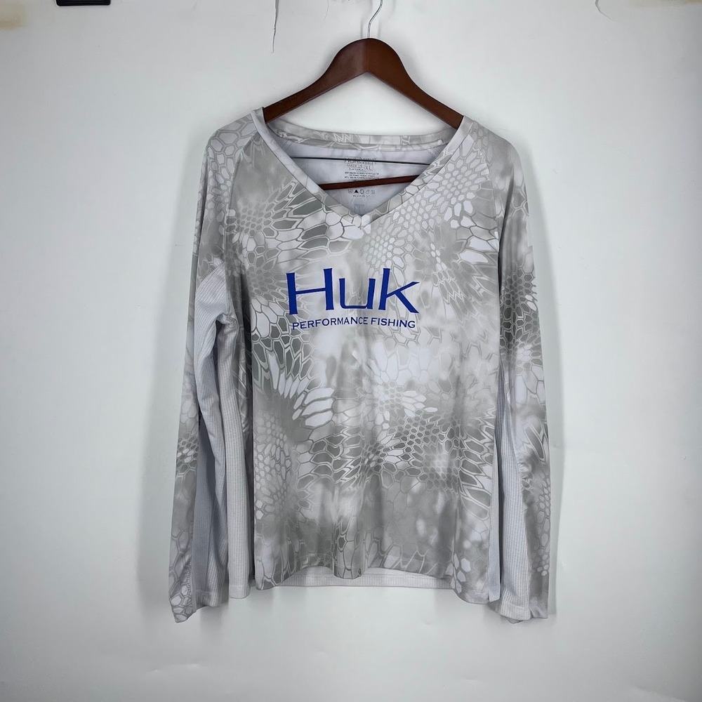 Huk Performance Fishing Womens XL Grey Camo Long Sleeve V-Neck Mesh Shirt